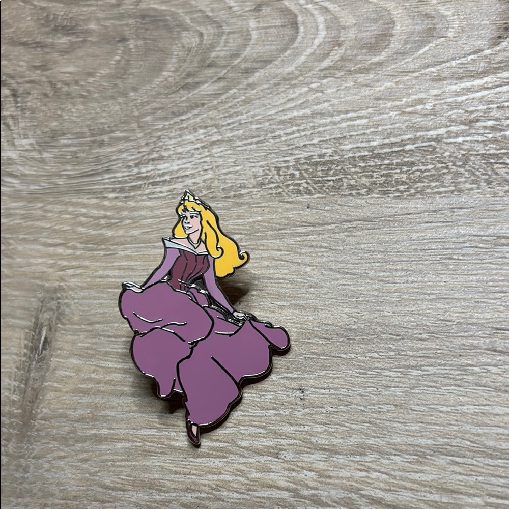 Disney Princess Aurora trading pin - Pink and Yellow